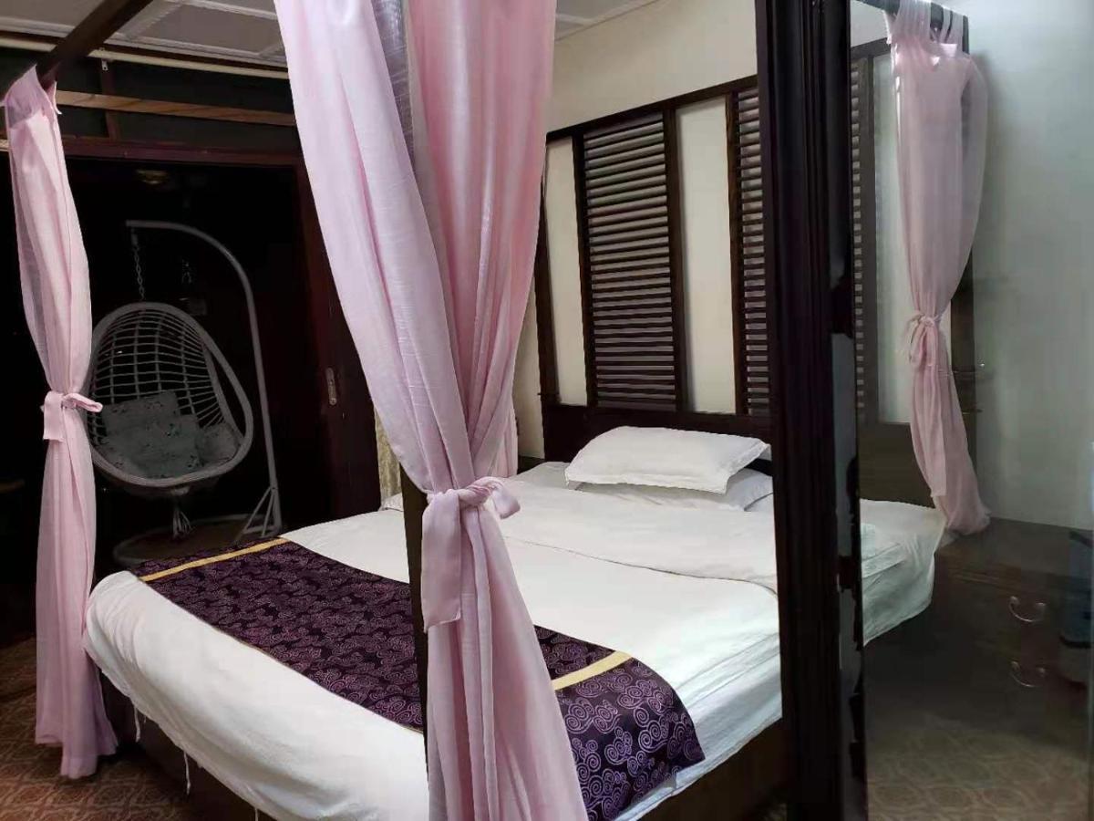 Lqj Riverside Guest House Fenghuang Eksteriør billede