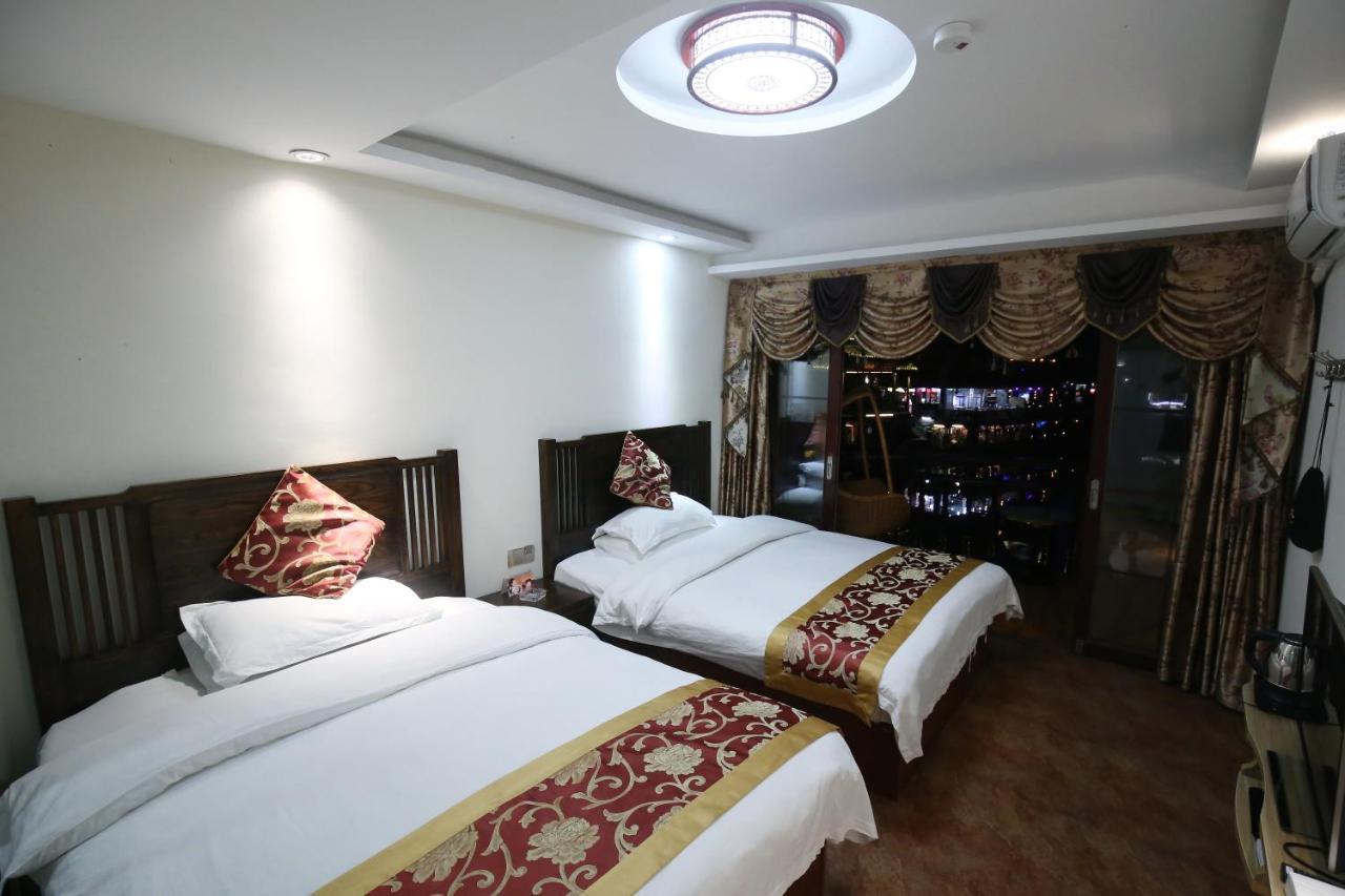 Lqj Riverside Guest House Fenghuang Eksteriør billede