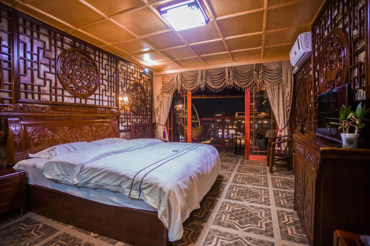 Lqj Riverside Guest House Fenghuang Eksteriør billede