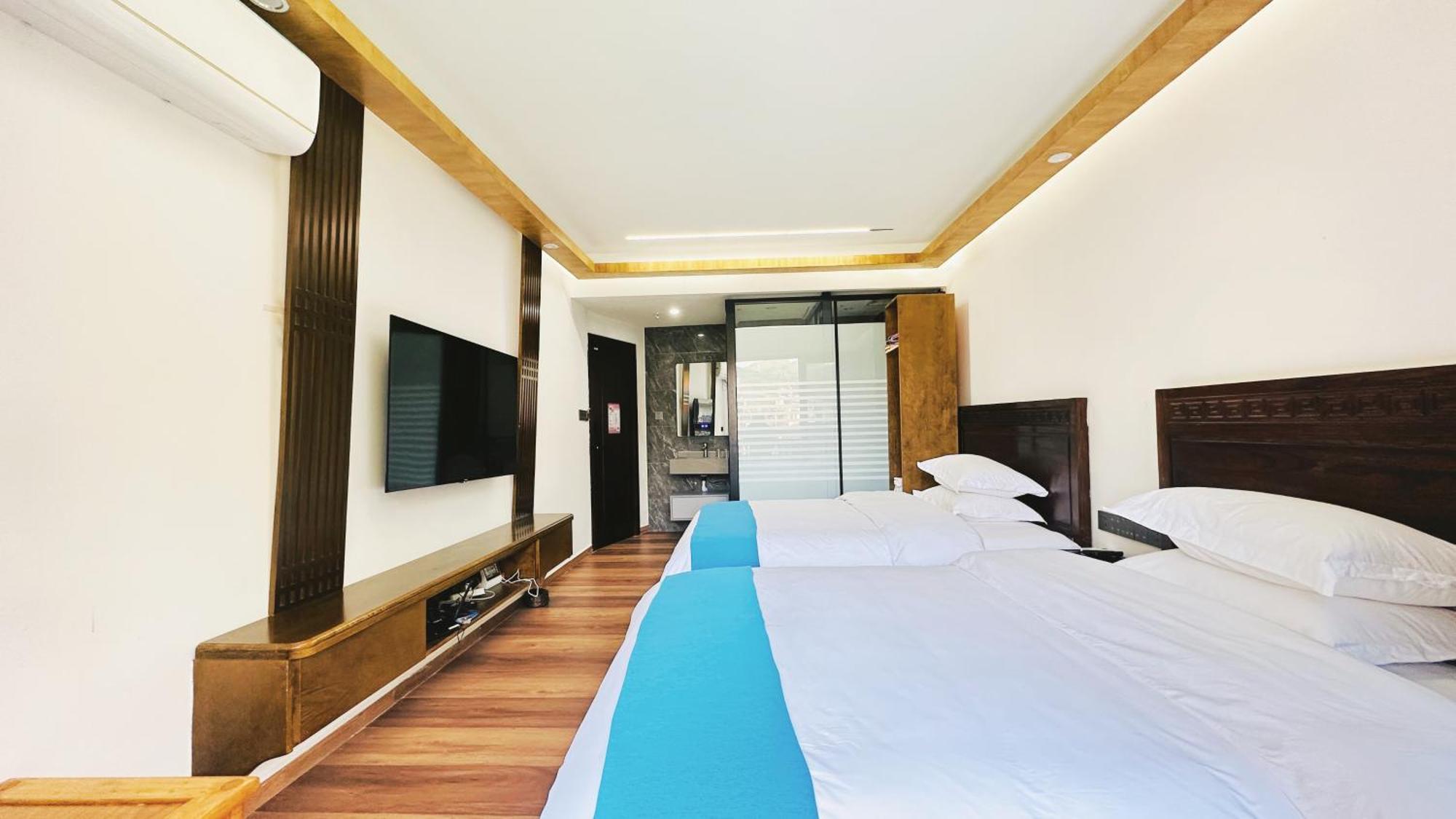 Lqj Riverside Guest House Fenghuang Eksteriør billede